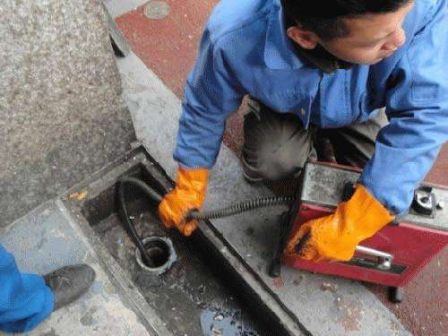 公坡镇疏通下水道